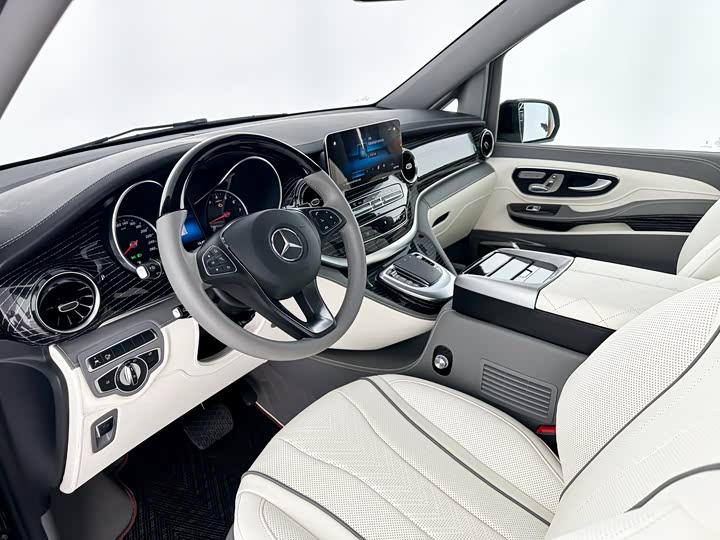 Фото 12 - Mercedes-Benz V-Class