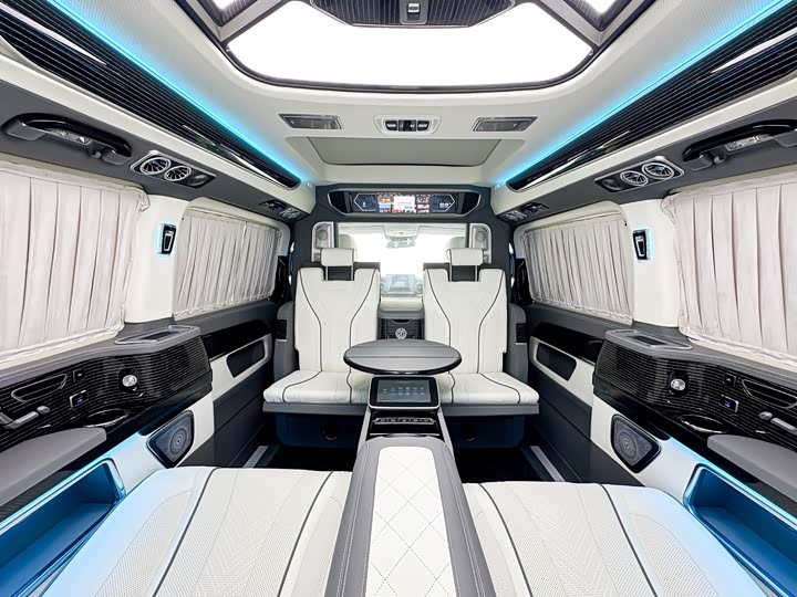 Фото 16 - Mercedes-Benz V-Class