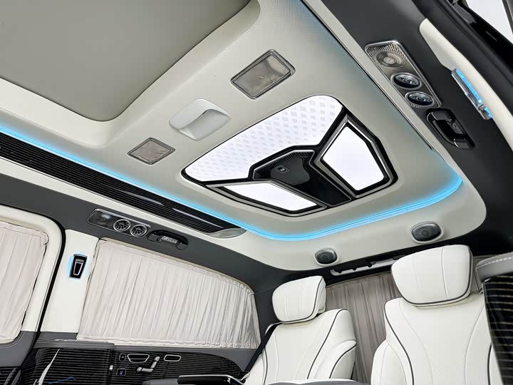 Фото 7 - Mercedes-Benz V-Class