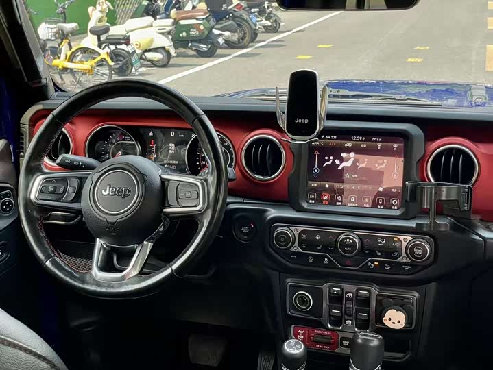 Фото 11 - Jeep Wrangler