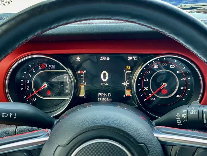 Фото 16 - Jeep Wrangler