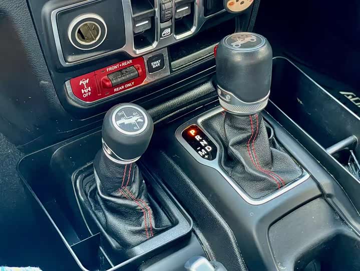 Фото 19 - Jeep Wrangler