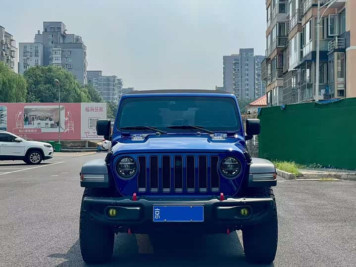 Фото 2 - Jeep Wrangler