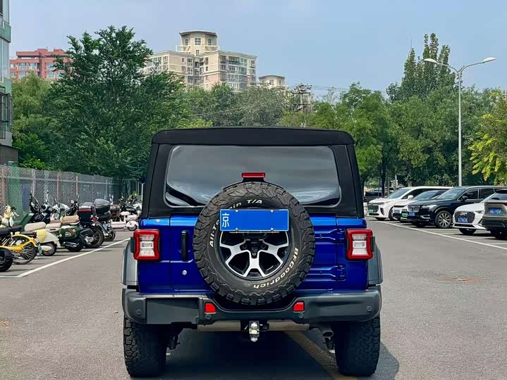 Фото 6 - Jeep Wrangler