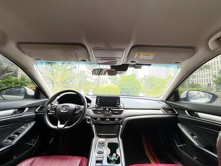 Фото 4 - Honda Accord