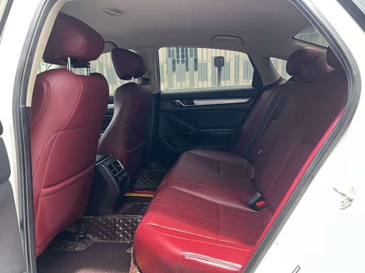 Фото 6 - Honda Accord