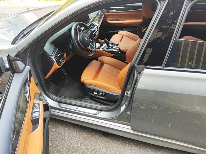 Фото 3 - BMW 6 Series GT