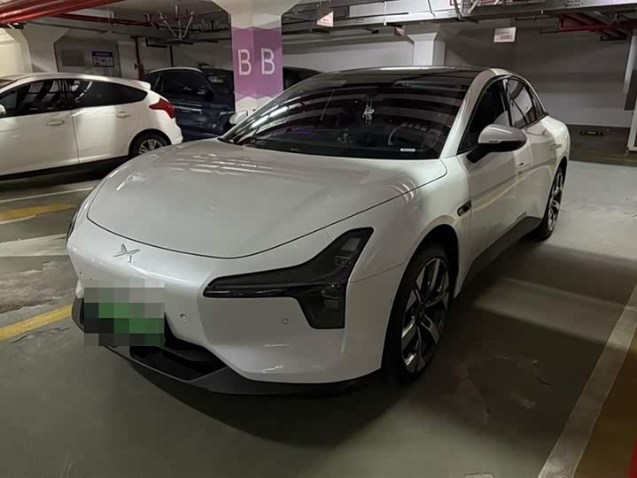 Фото 1 - XPeng Mona M03