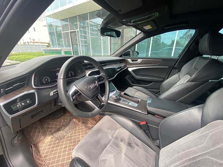 Фото 4 - Audi A6L