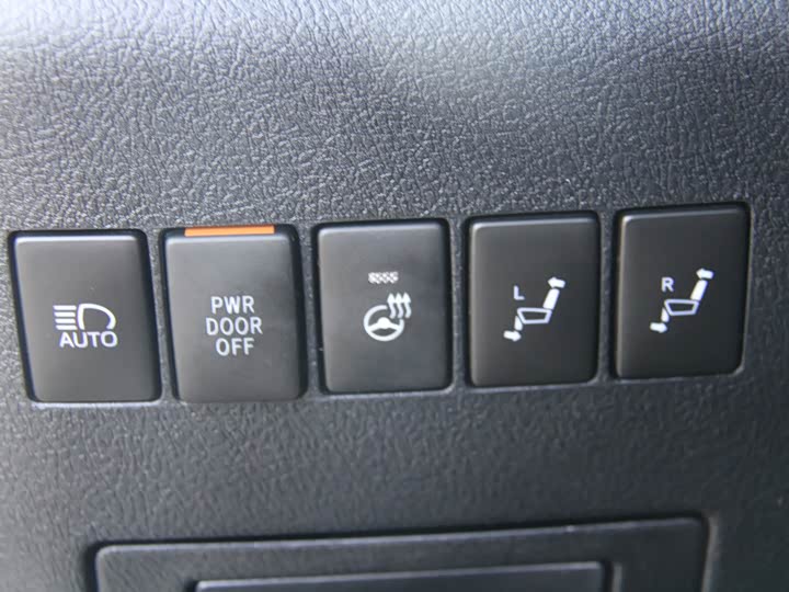 Фото 12 - Toyota Vellfire