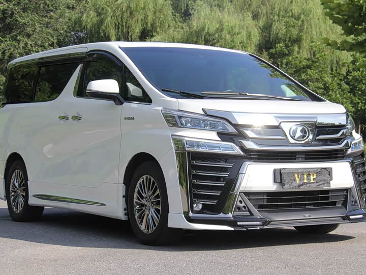 Фото 2 - Toyota Vellfire