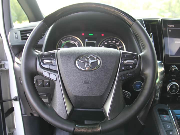 Фото 21 - Toyota Vellfire