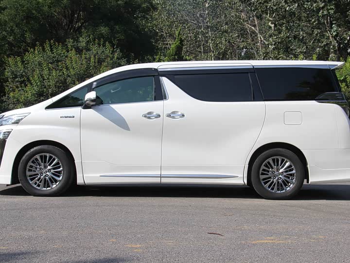 Фото 4 - Toyota Vellfire