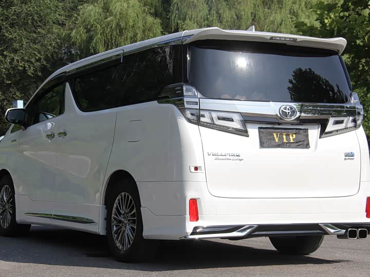 Фото 6 - Toyota Vellfire