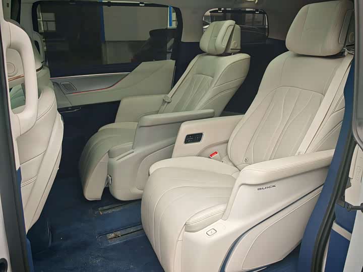 Фото 17 - Buick GL8 Hybrid