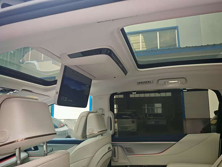 Фото 18 - Buick GL8 Hybrid