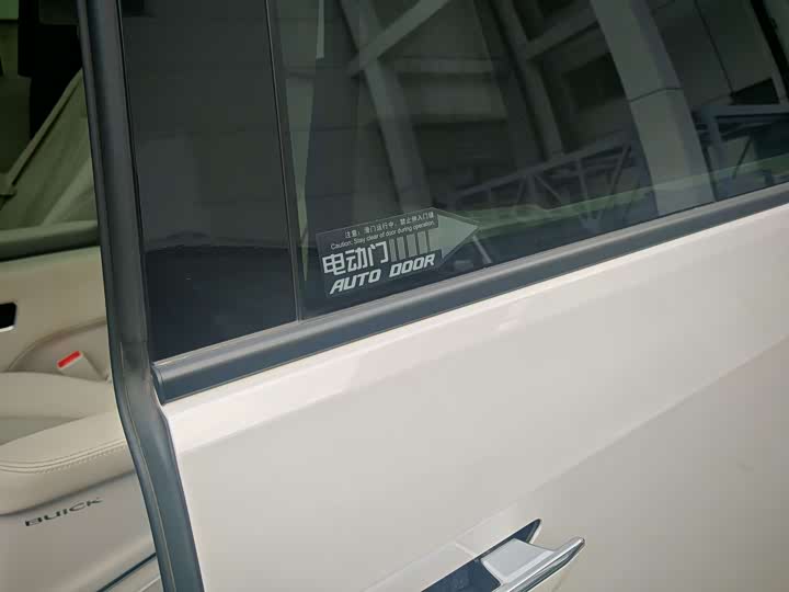 Фото 19 - Buick GL8 Hybrid