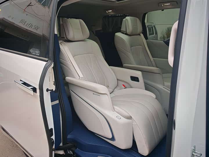 Фото 24 - Buick GL8 Hybrid