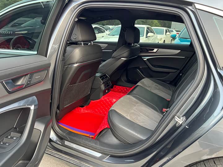 Фото 10 - Audi A6L