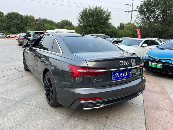 Фото 15 - Audi A6L