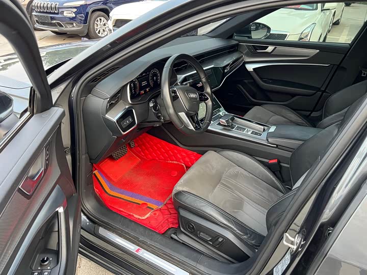 Фото 4 - Audi A6L