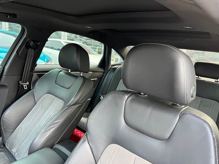 Фото 6 - Audi A6L