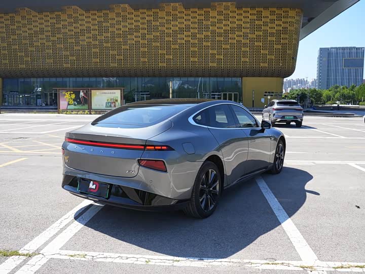 Фото 11 - XPeng P7