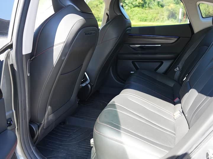 Фото 8 - XPeng P7