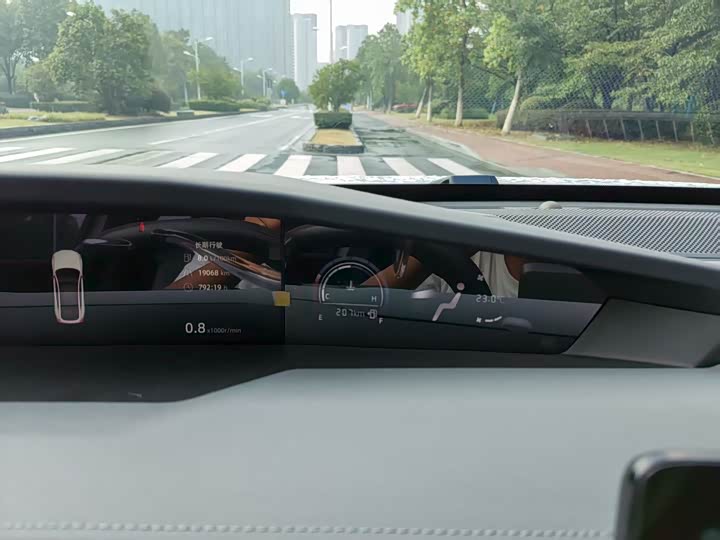 Фото 9 - Changan UNI-V