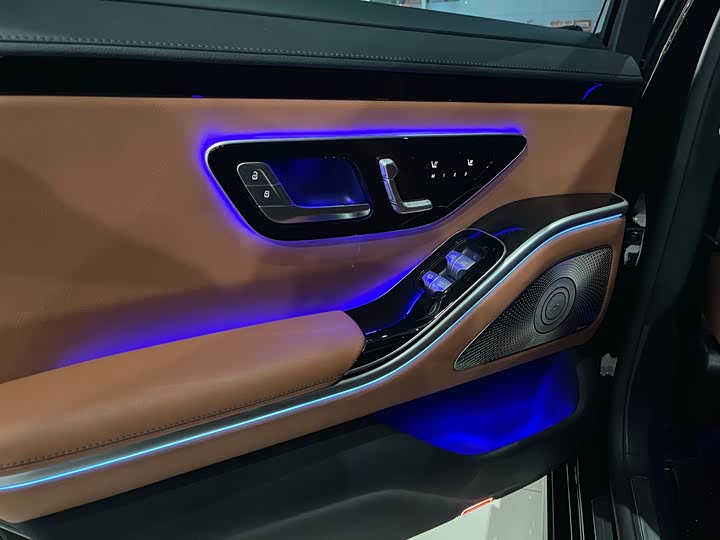 Фото 8 - Mercedes-Benz S-Class