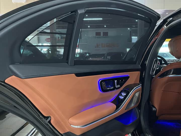 Фото 9 - Mercedes-Benz S-Class