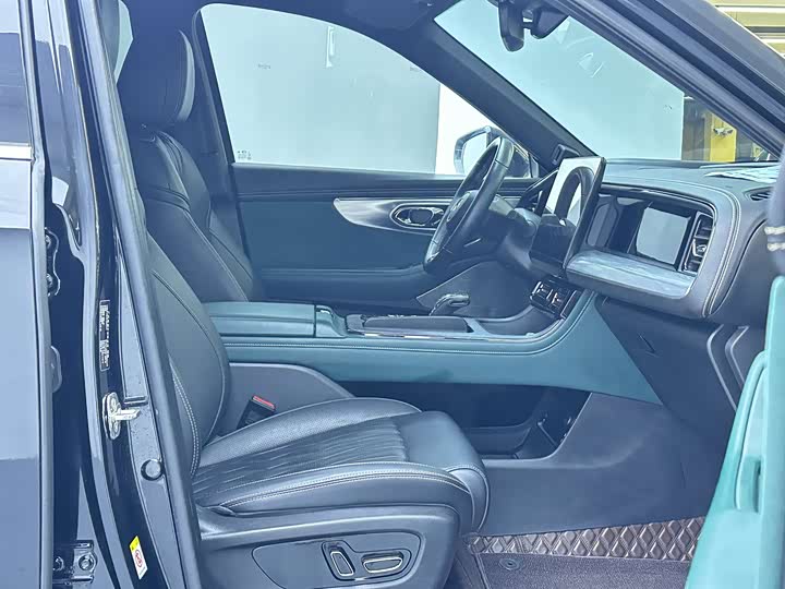 Фото 10 - GAC Trumpchi GS8