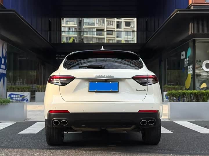 Фото 6 - Maserati Levante