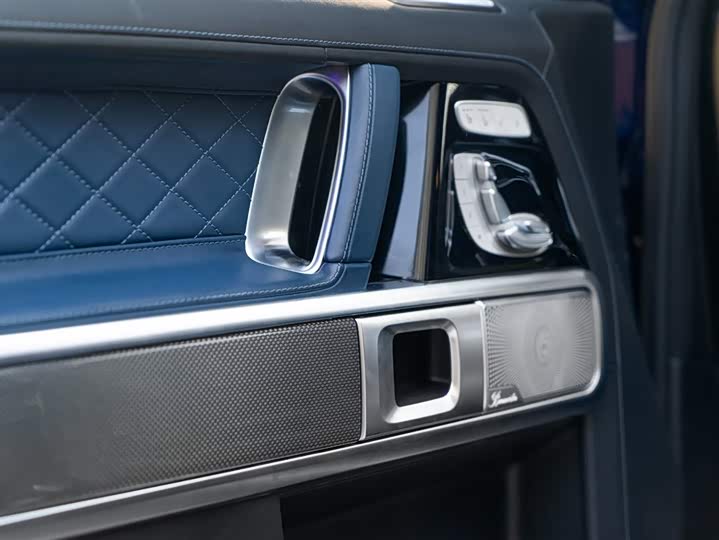 Фото 14 - Mercedes-Benz G-Class