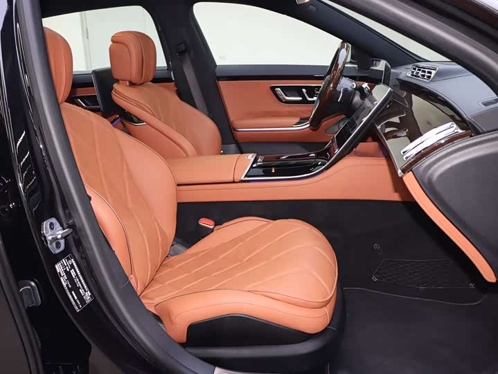 Фото 13 - Mercedes-Benz Maybach S-Class