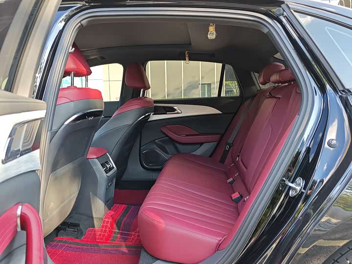 Фото 7 - Hongqi H5
