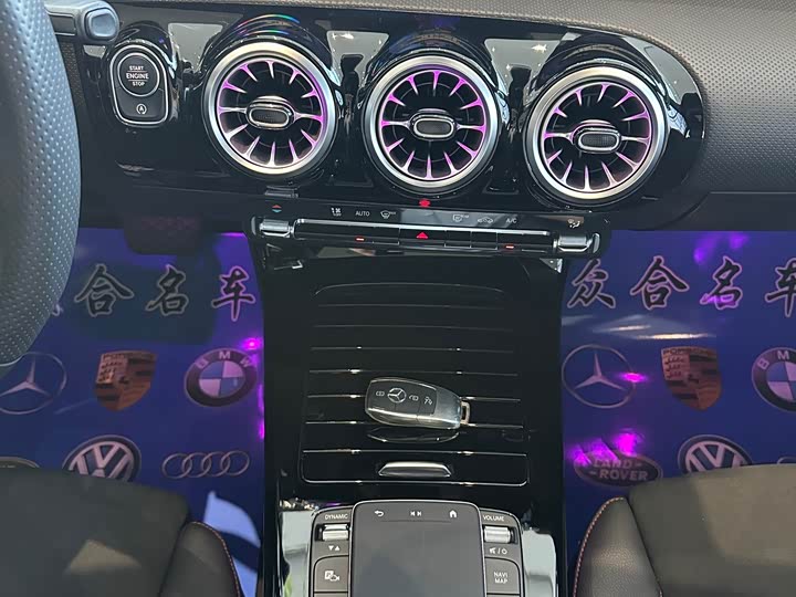 Фото 11 - Mercedes-Benz A-Class