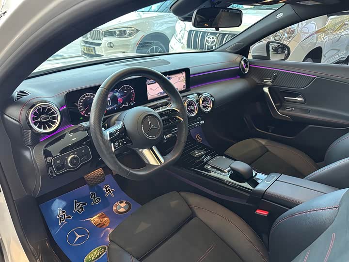 Фото 12 - Mercedes-Benz A-Class