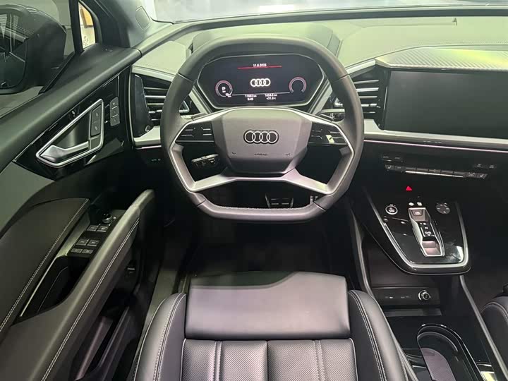 Фото 20 - Audi Q4 e-tron