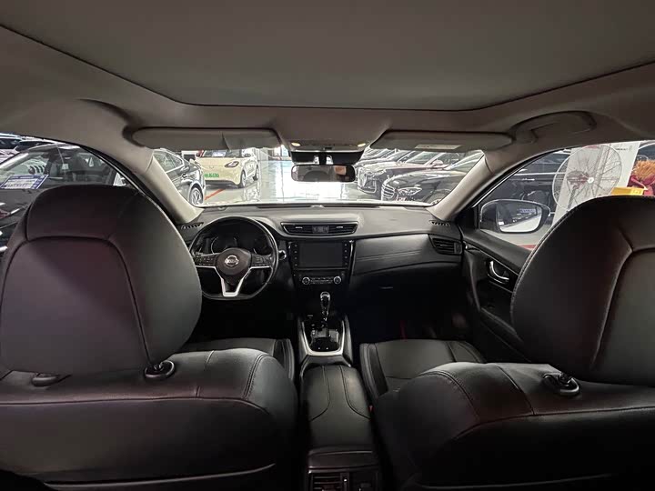 Фото 10 - Nissan X-Trail