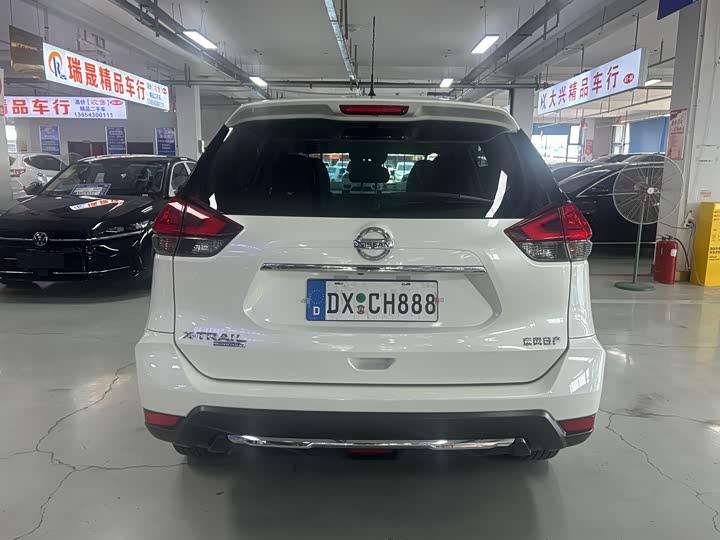 Фото 6 - Nissan X-Trail