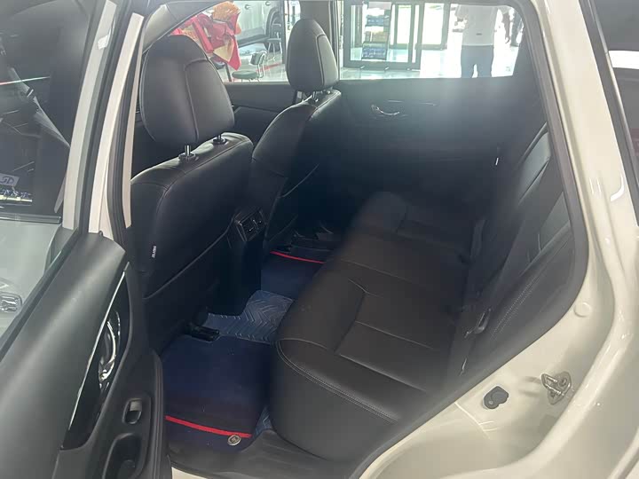 Фото 9 - Nissan X-Trail