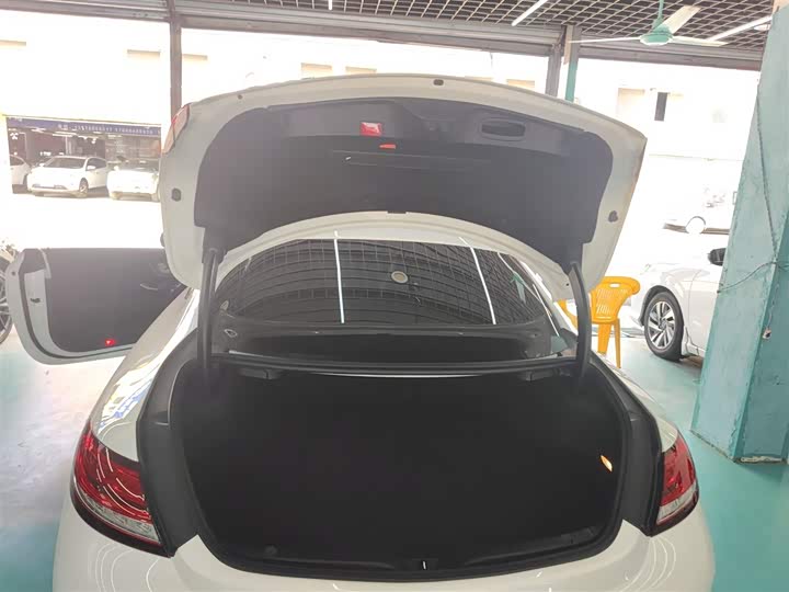 Фото 19 - Mercedes-Benz C-Class