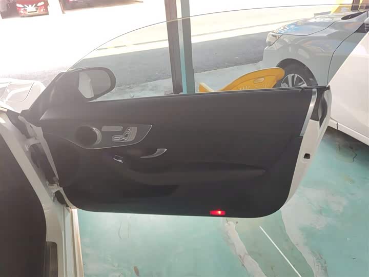 Фото 25 - Mercedes-Benz C-Class