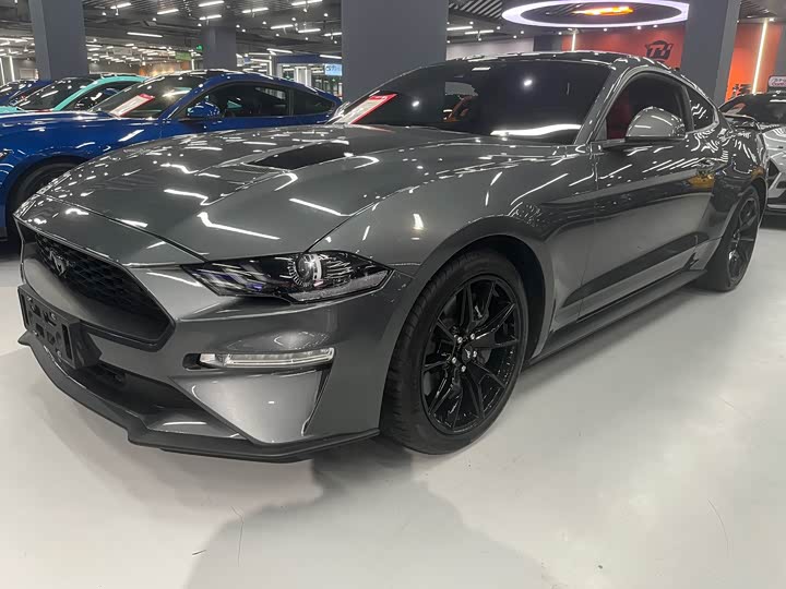 Фото 1 - Ford Mustang