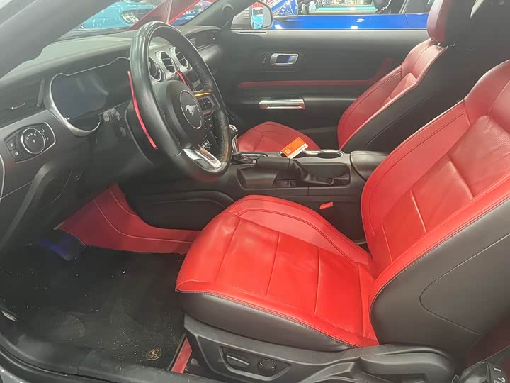 Фото 7 - Ford Mustang