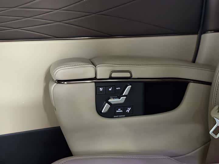 Фото 15 - Toyota Vellfire