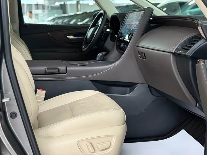 Фото 20 - Toyota Vellfire