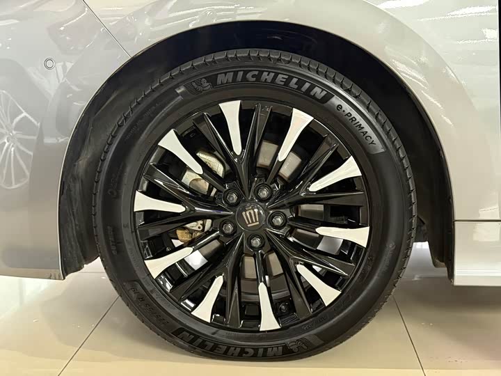 Фото 29 - Toyota Vellfire