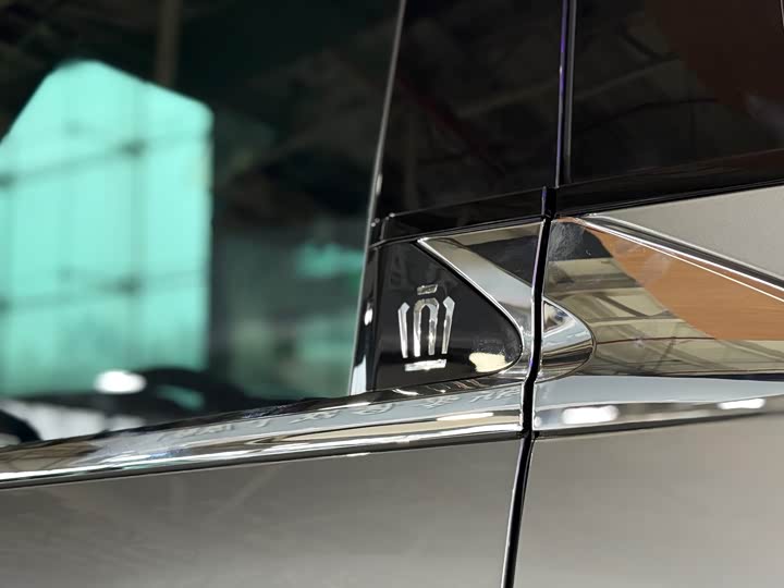 Фото 7 - Toyota Vellfire